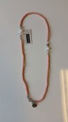 Våga elastic necklace treat 2626-03-323 pink stones pearls elastiskt halsband pärlor stenar rosa